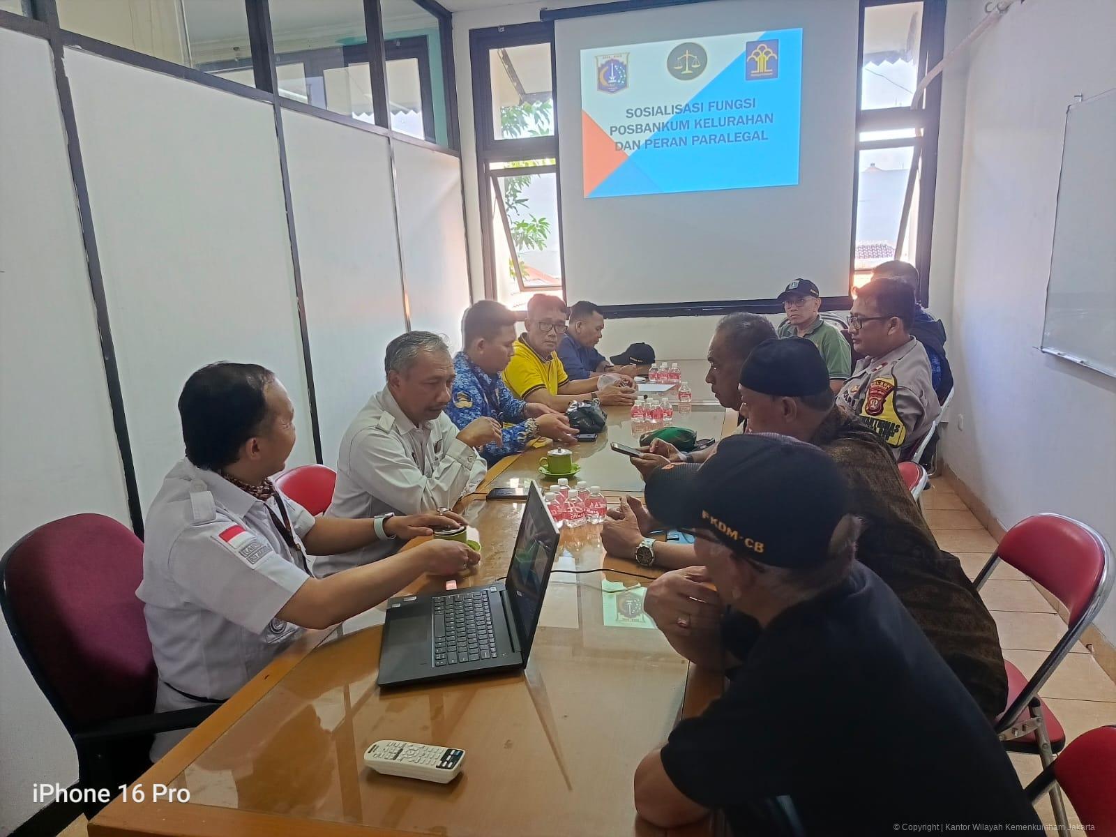 Kanwil Kemenkum DK Jakarta Gelar Sosialisasi Posbankum dan Paralegal di Kelurahan Cempaka Baru