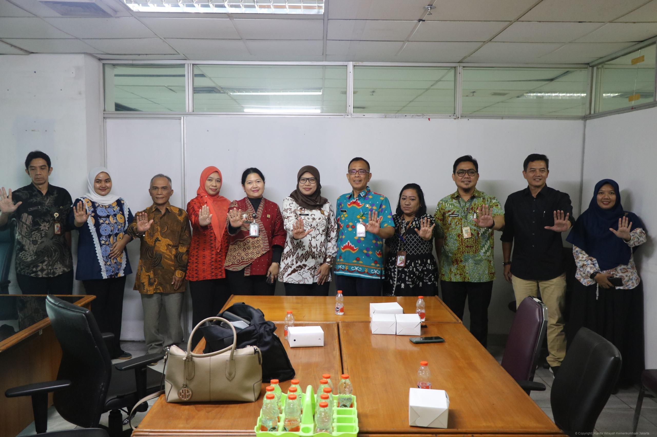 Perkuat Layanan Posbankum Kelurahan, Kemenkum DK Jakarta Sinergi dengan Pemkot Jakarta Timur